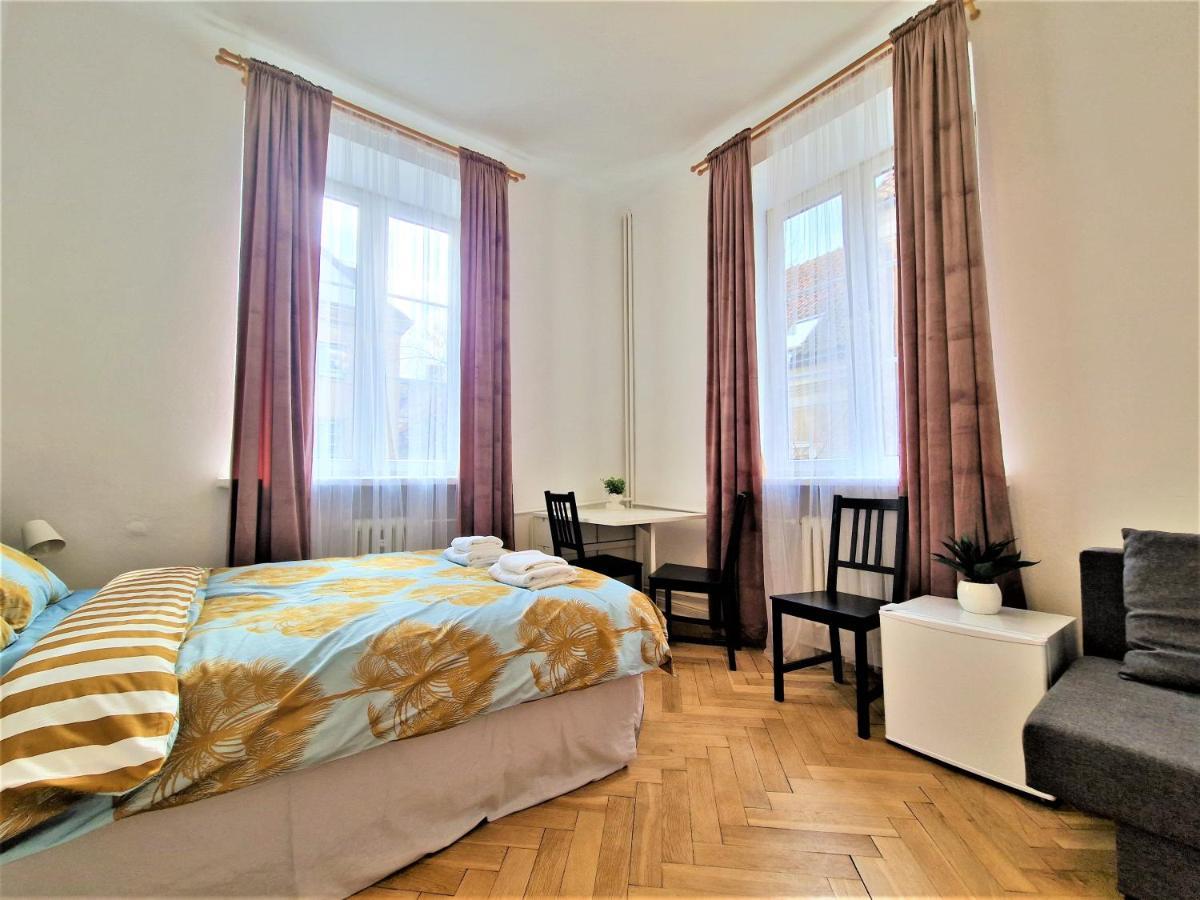J&W Apartments Swietojanska Rooms Varsó Kültér fotó