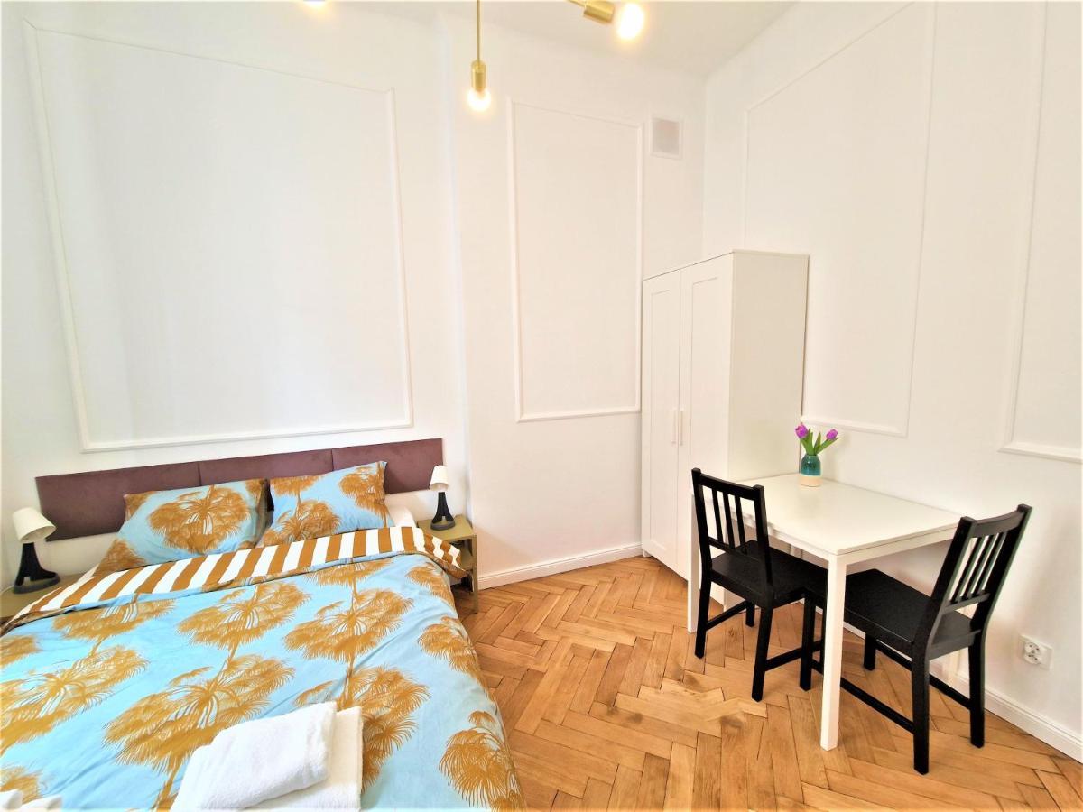 J&W Apartments Swietojanska Rooms Varsó Kültér fotó