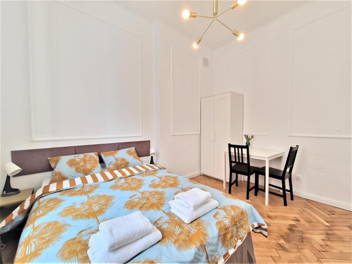 J&W Apartments Swietojanska Rooms Varsó Kültér fotó
